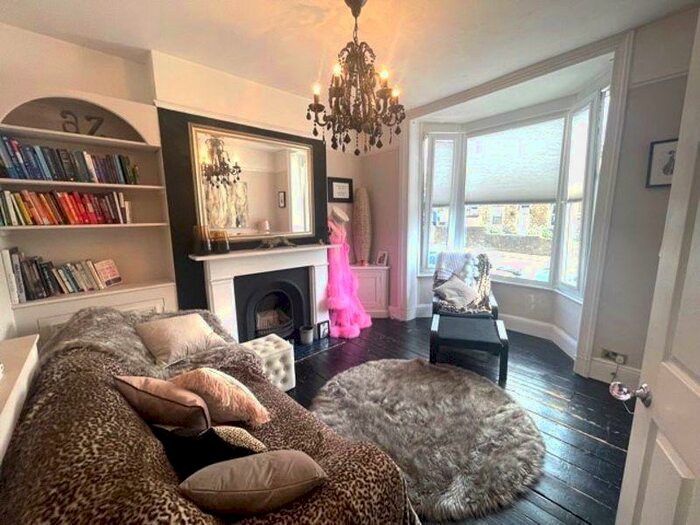 4 Bedroom Detached House To Rent In Boxley Road, Maidstone, ME14