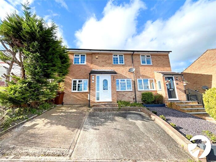 3 Bedroom House To Rent In Shanklin Close, Chatham, Kent, ME5