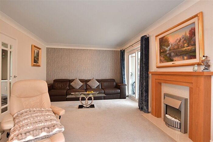 4 Bedroom Detached House For Sale In Blake Hall Drive, Wickford, Essex, SS11