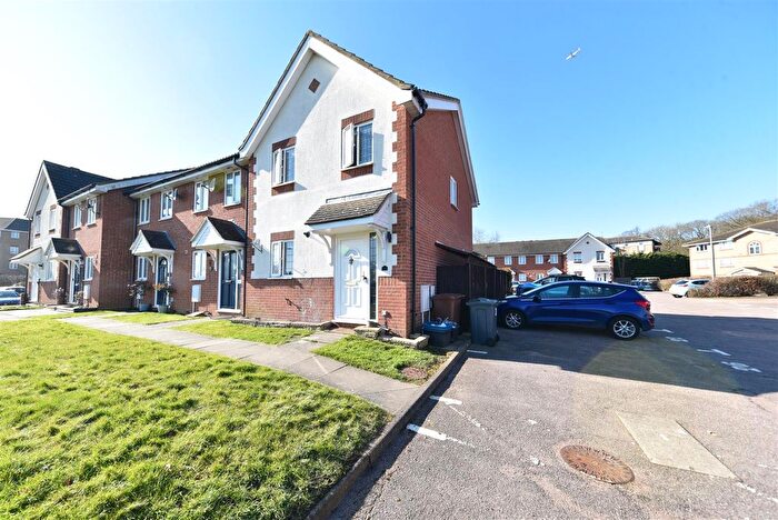 3 Bedroom End Terrace House For Sale In Keller Close, Stevenage, SG2
