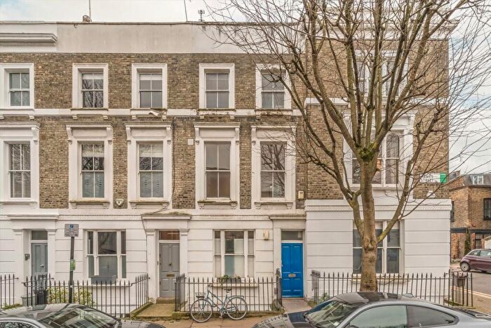 2 Bedroom Flat To Rent In Hawes Street, London, N1