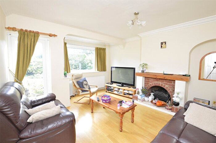 3 Bedroom Detached House For Sale In Norfolk Road, Barnet, EN5