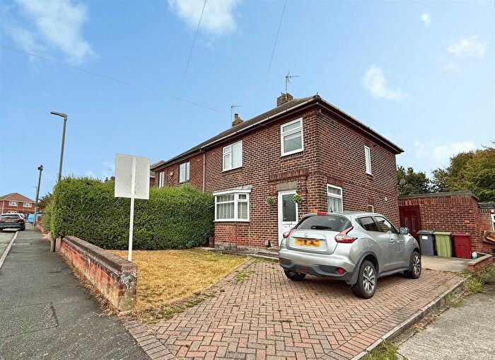 3 Bedroom Semi-Detached House For Sale In East Street, Clowne, Chesterfield, S43