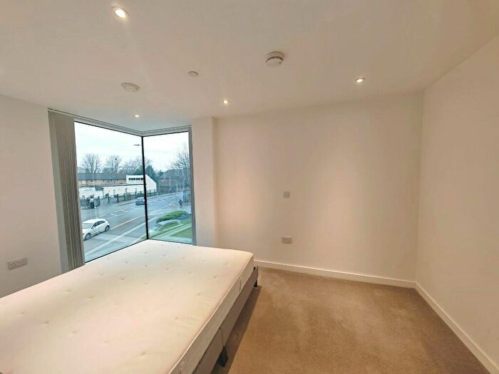 2 Bedroom Apartment To Rent In Boundary Lane, Manchester, Greater Manchester, M15