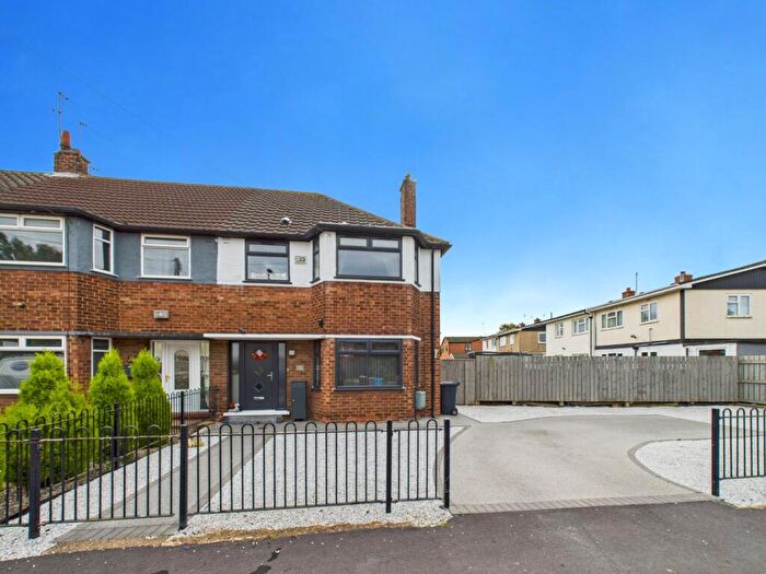3 Bedroom End Of Terrace House For Sale In Hayburn Avenue, Hull, HU5