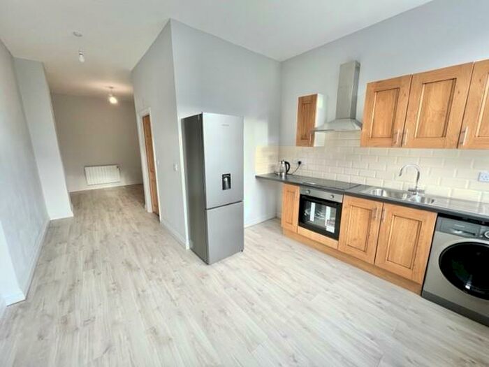 1 Bedroom Flat To Rent In Southgate House, Halifax, HX1