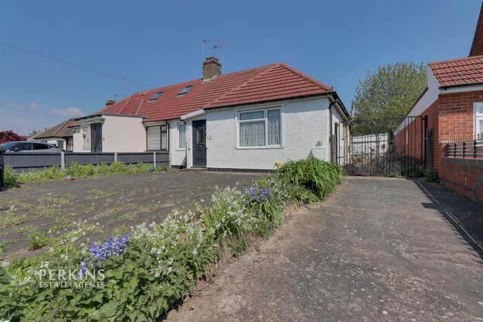 2 Bedroom Bungalow To Rent In Bengarth Road, Northolt, UB5