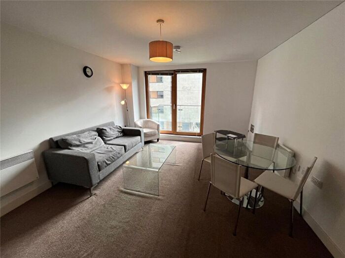 2 Bedroom Apartment For Sale In Cypress Place, New Century Park, Manchester, M4