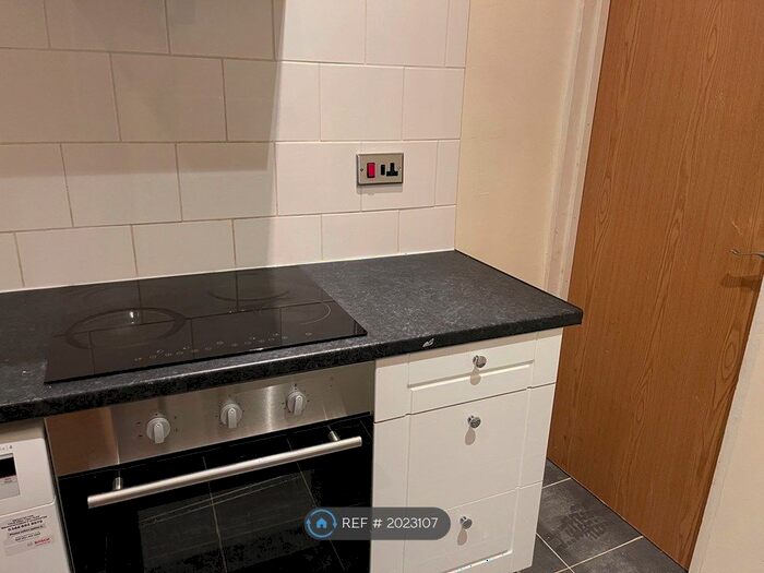 3 Bedroom End Of Terrace House To Rent In Marley Street, Leeds, LS11