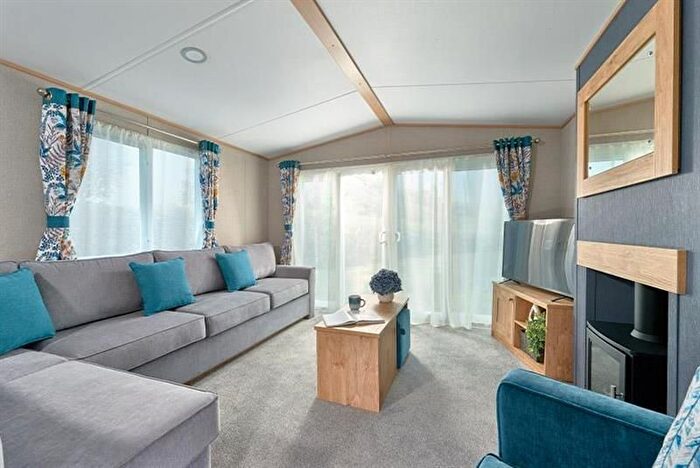 2 Bedroom Park Home For Sale In Hillway Road, Bembridge, PO35