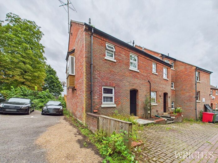 2 Bedroom Terraced House For Sale In Church Lane, Hatfield, AL9