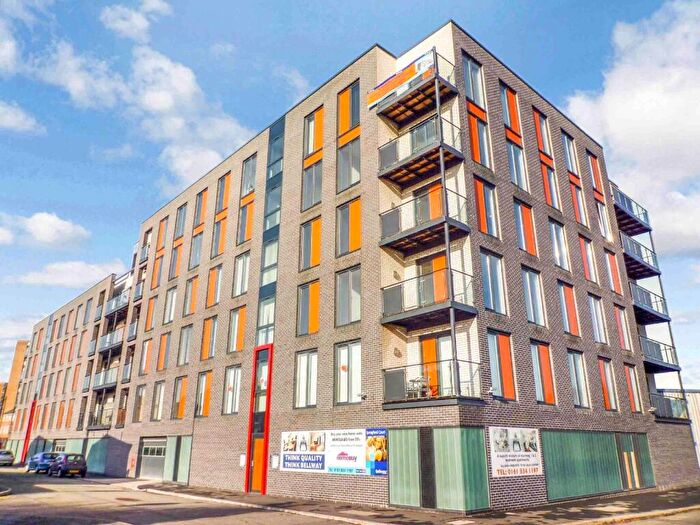 2 Bedroom Flat For Sale In Springfield Court, Salford, Manchester City Centre, M3