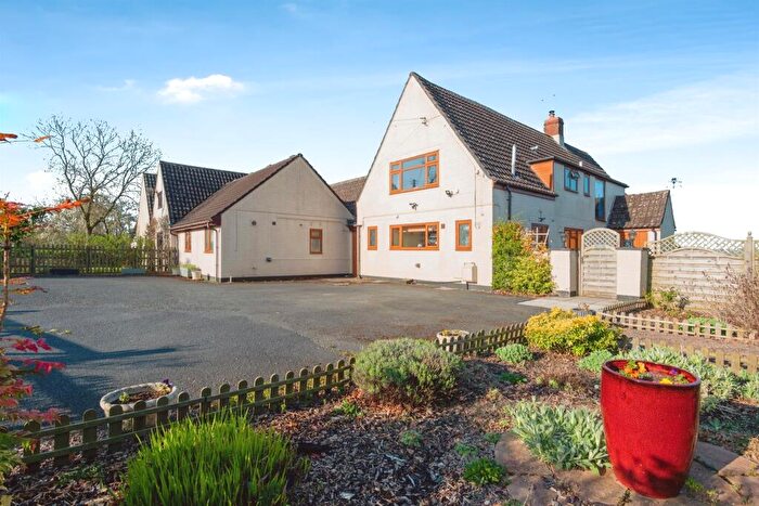 7 Bedroom Semi-Detached House For Sale In Panniers Lane, Flaggoners Green, Bromyard, HR7