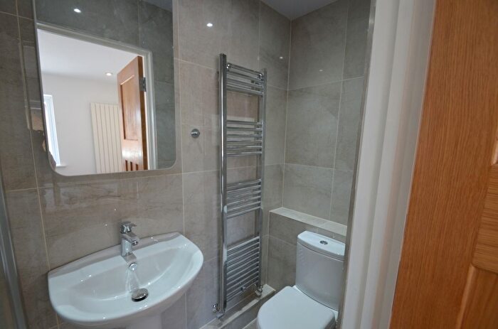 2 Bedroom Flat To Rent In French Street, Sunbury-On-Thames, TW16