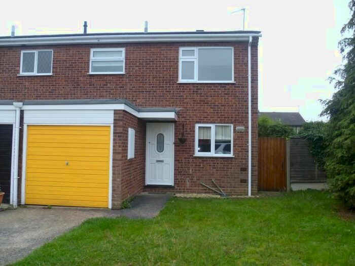 3 Bedroom Semi-Detached House To Rent In Benson Close, Perton, Wolverhampton, WV6