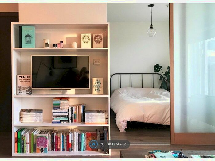 1 Bedroom Flat To Rent In Chelsea Creek, London - Fulham, SW6