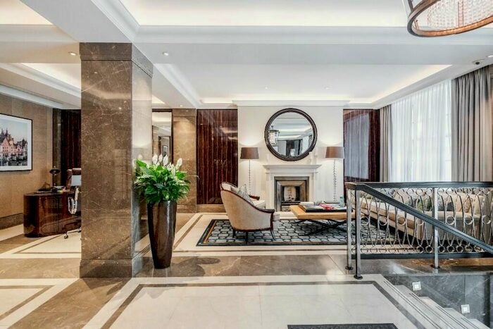 3 Bedroom Flat To Rent In Whitehall Place, London, SW1A