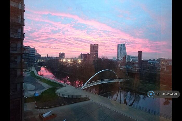 2 Bedroom Flat To Rent In Riverside Way, Leeds, LS1