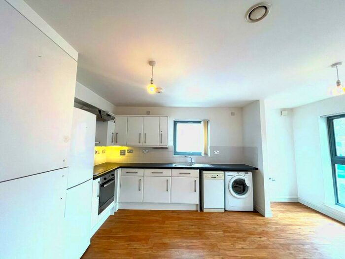 1 Bedroom Flat To Rent In Rosebay Drive, London, N17