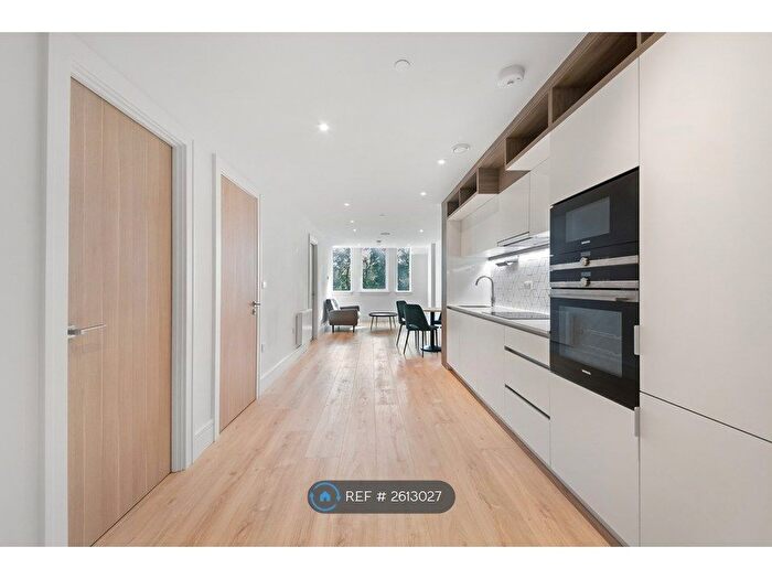 2 Bedroom Flat To Rent In Capella Court, Purley, CR8