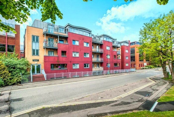 2 Bedroom Flat To Rent In Selden Hill, Hemel Hempstead, Hertfordshire, HP2