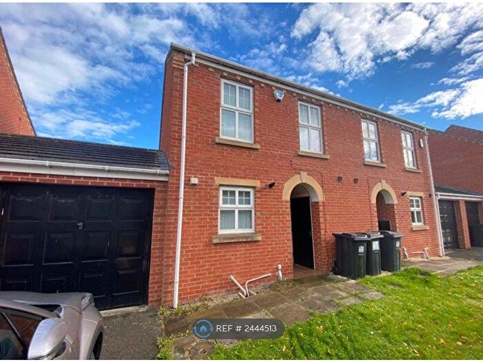 3 Bedroom Semi-Detached House To Rent In Moorfield Close, Darlington, DL1