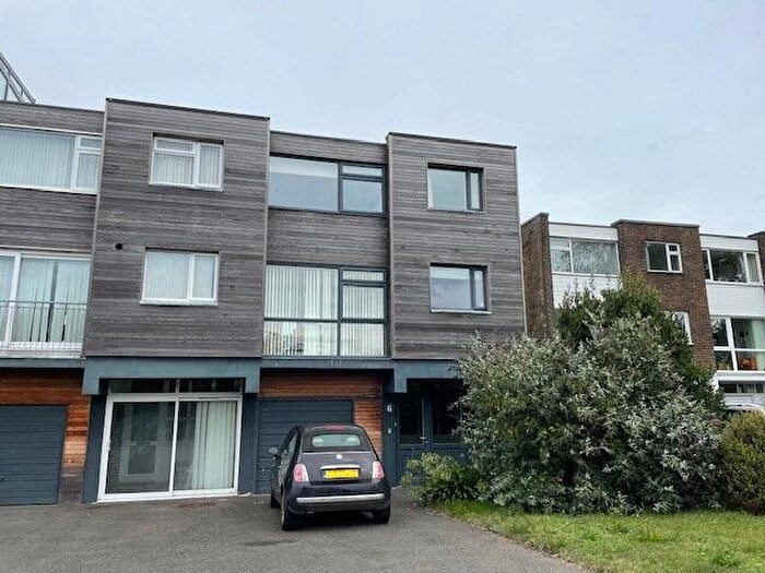 3 Bedroom Town House To Rent In Embankment Road, St Helens, PO33