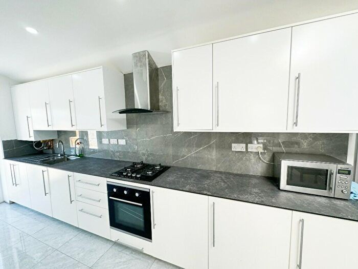 4 Bedroom Semi-Detached House To Rent In Wallscourt Road, Bristol, BS34