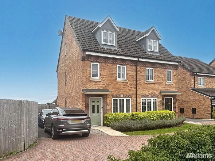 3 Bedroom Semi-Detached House For Sale In St. Peters Walk, Widnes, WA8