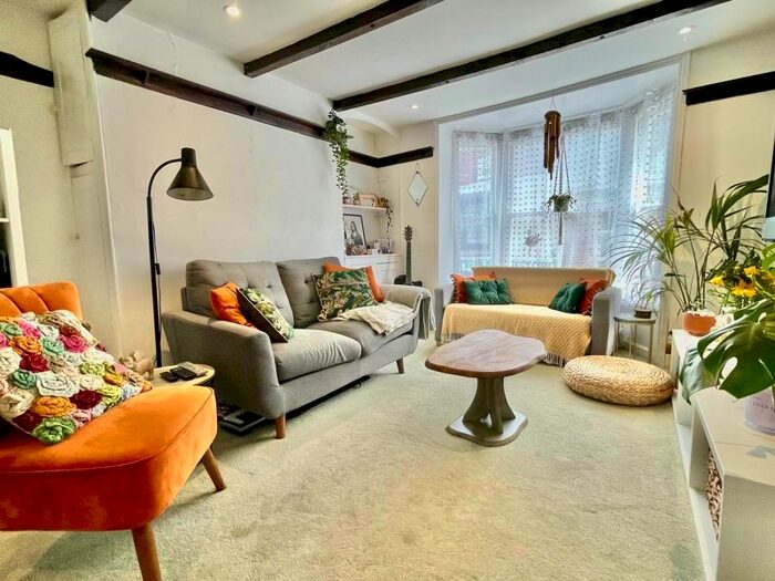 1 Bedroom Flat To Rent In Towngate Retail Park, St. James Street, Newport, PO30