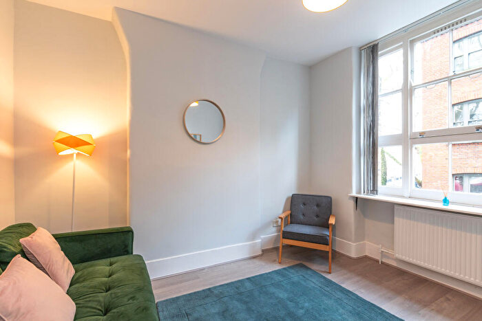 1 Bedroom Flat For Sale In Clerkenwell Road, London, EC1R