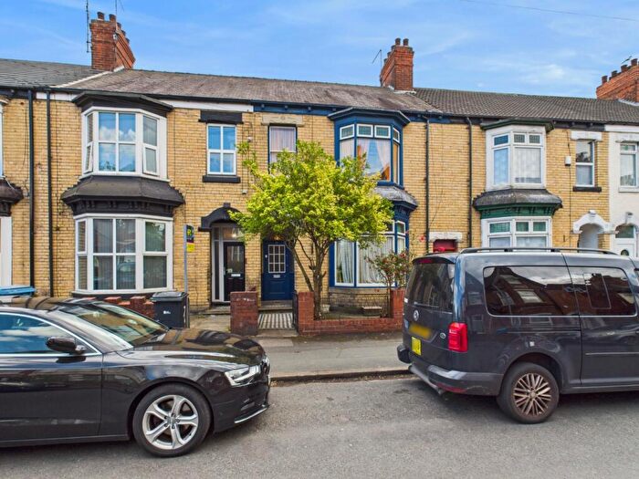 4 Bedroom Terraced House For Sale In Park Grove, Princes Avenue, Hull, HU5