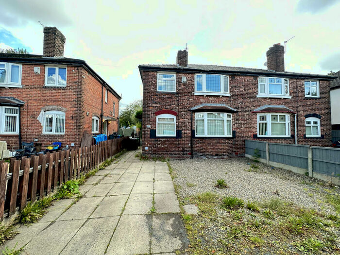 3 Bedroom Semi-Detached House To Rent In Broadway, Manchester, M40