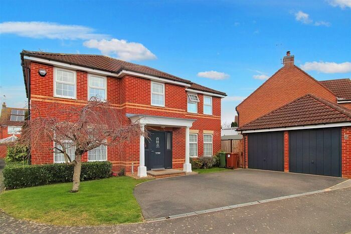4 Bedroom Detached House For Sale In Newton Close, Lowdham, Nottingham, NG14