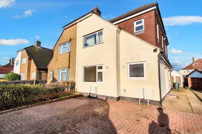 1 Bedroom Flat To Rent In Lonsdale Close, Uxbridge, UB8