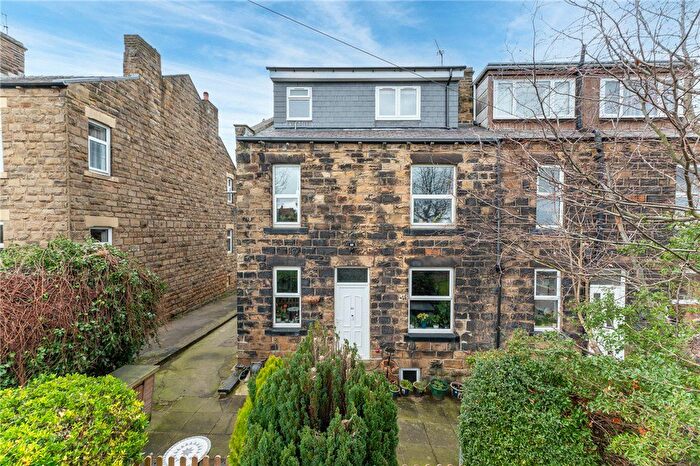 3 Bedroom End Terrace House For Sale In Zoar Street, Morley, Leeds, West Yorkshire, LS27