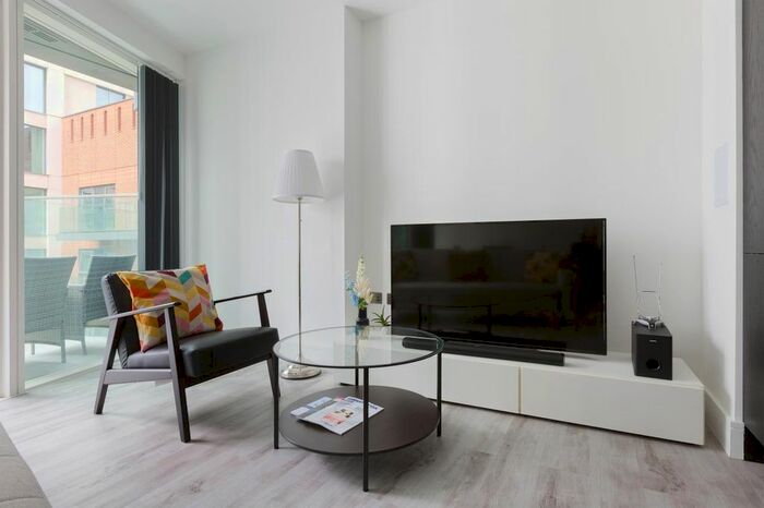 Detached House To Rent In Portal Way, London, W3