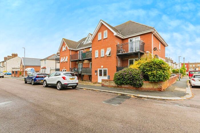 1 Bedroom Flat For Sale In Stour Road, Bay View Court Stour Road, CO12