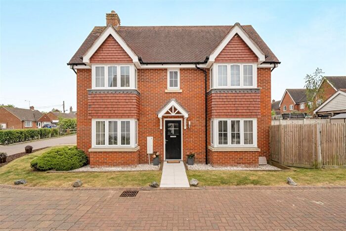 3 Bedroom Detached House For Sale In Windmill Crescent, Headcorn, Ashford, TN27