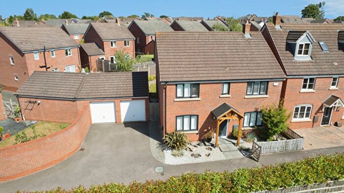 5 Bedroom Detached House For Sale In Biffin Way, Whitnash, Leamington Spa, CV31