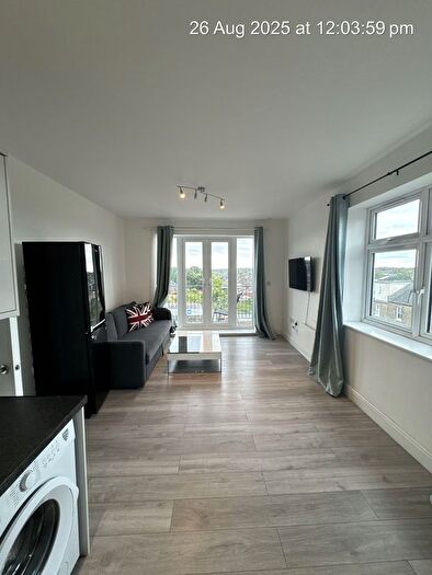 1 Bedroom Flat To Rent In Station Road, Upminster, RM14