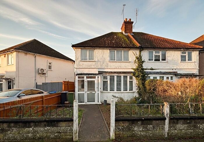 3 Bedroom Semi Detached House For Sale In Hazel Tree Road, Watford, Hertfordshire, WD24