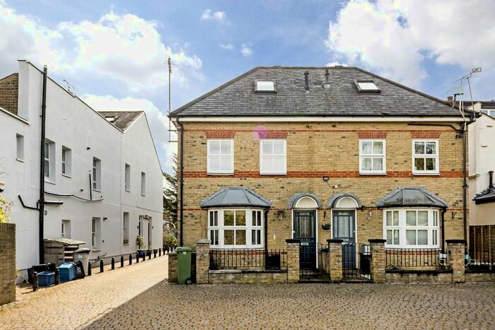 2 Bedroom Property To Rent In Haliburton Road, St Margarets, Twickenham, TW1