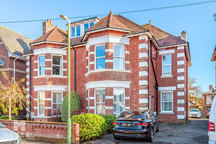 1 Bedroom Flat For Sale In Crabton Close Road, Bournemouth, BH5