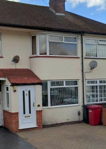 3 Bedroom Semi-Detached House To Rent In Lewins Way, Slough, SL1