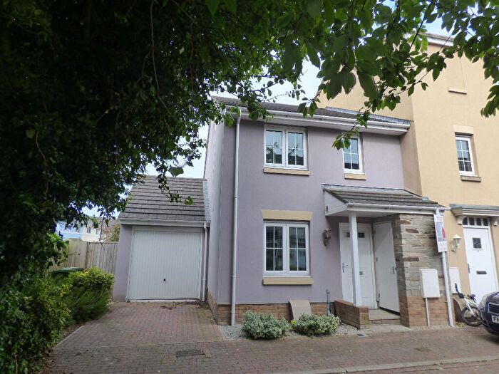 3 Bedroom End Of Terrace House To Rent In Junction Gardens, Plymouth, Devon, PL4