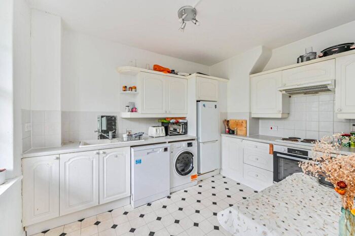 2 Bedroom Terraced House To Rent In Vicarage Crescent, Battersea, London, SW11