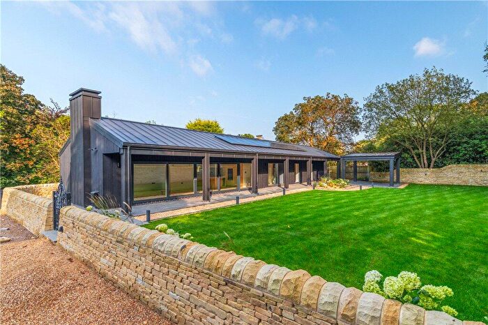 3 Bedroom Bungalow For Sale In Ben Rhydding Drive, Ben Rhydding, Ilkley, LS29