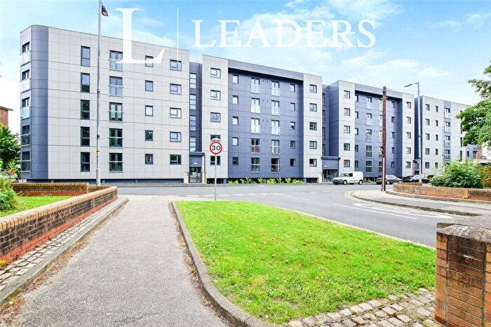 2 Bedroom Flat To Rent In Drawbridge House, City Road, M15