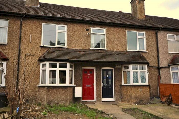 3 Bedroom Maisonette To Rent In Lavender Avenue, Mitcham, CR4